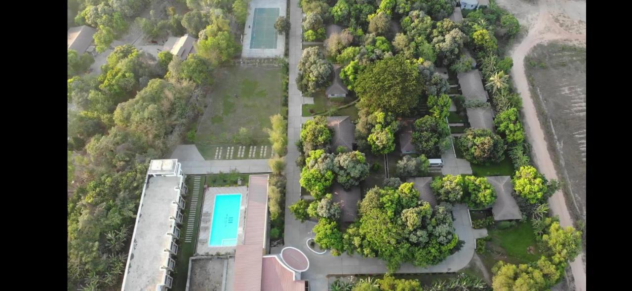 Thanlyin Wh Hotel & Service Apartment מראה חיצוני תמונה